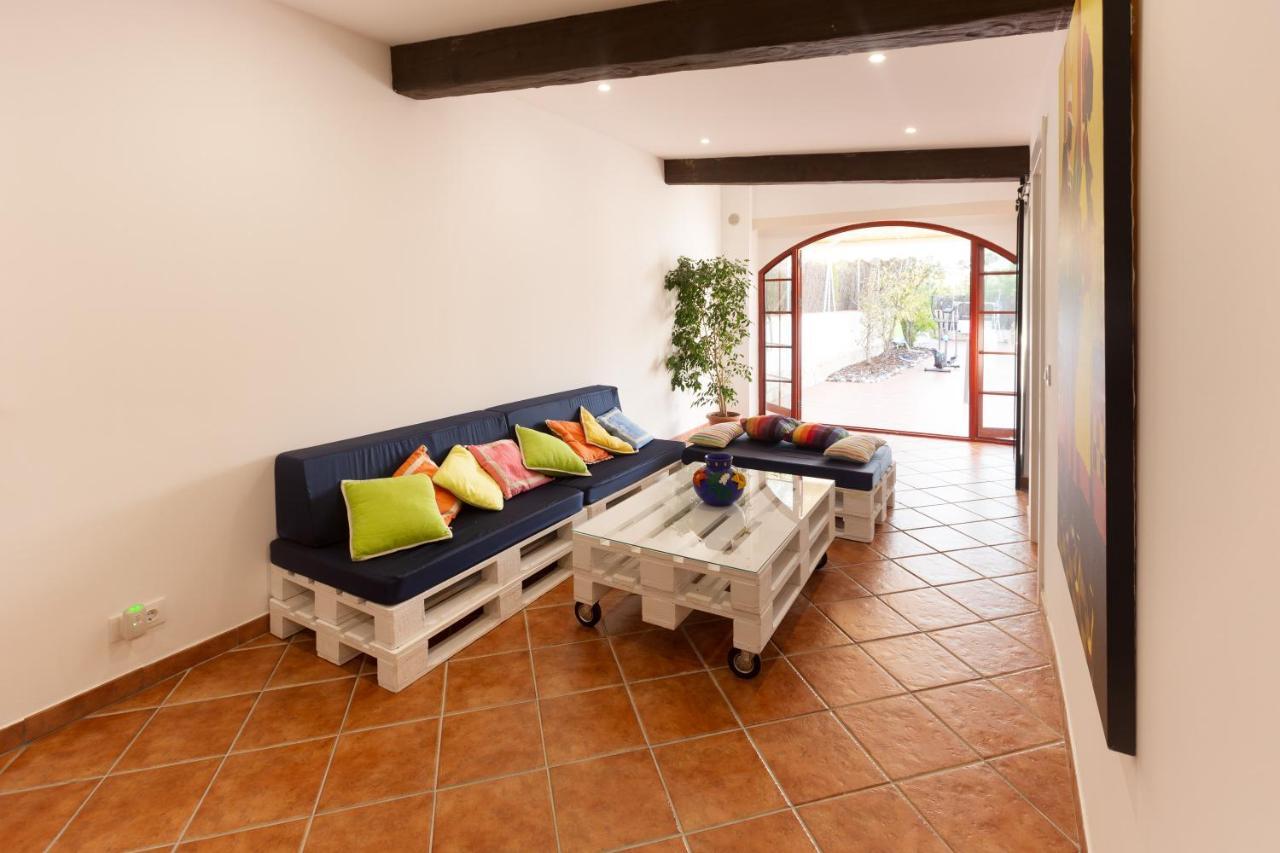 Detached Villa For 6 People In Lloret De Mar With Comunal Outdoor Swimming Pool Puigventos Extérieur photo