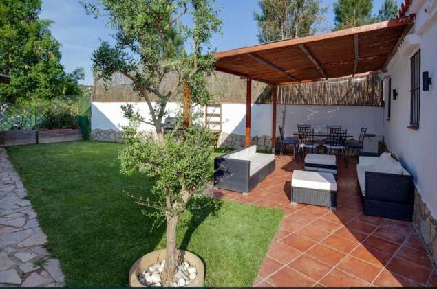 Detached Villa For 6 People In Lloret De Mar With Comunal Outdoor Swimming Pool Puigventos Extérieur photo