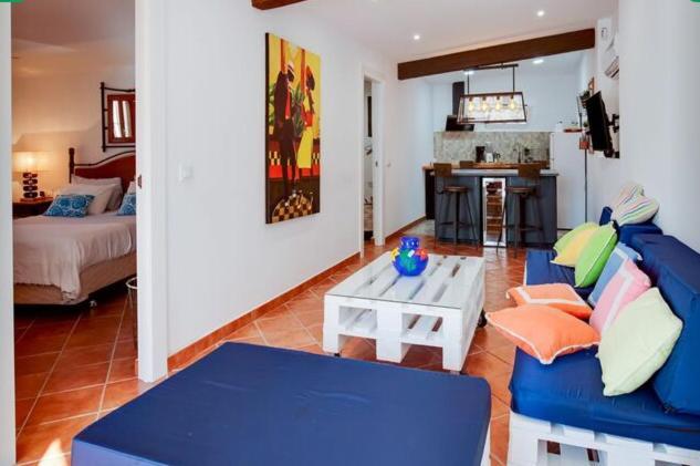 Detached Villa For 6 People In Lloret De Mar With Comunal Outdoor Swimming Pool Puigventos Extérieur photo