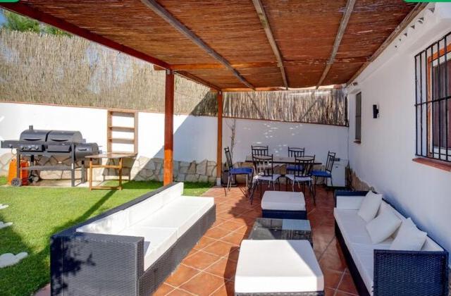 Detached Villa For 6 People In Lloret De Mar With Comunal Outdoor Swimming Pool Puigventos Extérieur photo